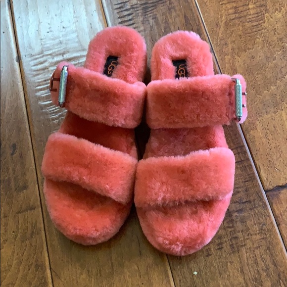 UGG Slippers - Picture 2 of 6